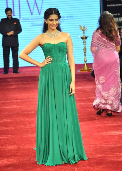 Sonam Kapoor na inaugurácii IIJW 2012