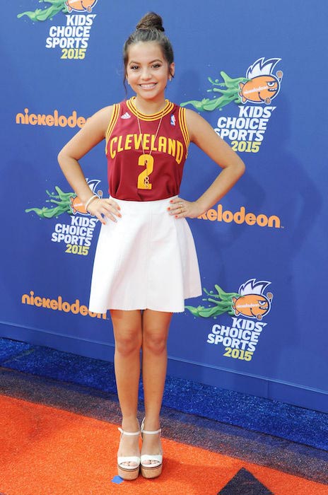 Isabela Moner vuoden 2015 Nickelodeon Kids Choice Sports Awardsissa Los Angelesissa heinäkuussa 2015