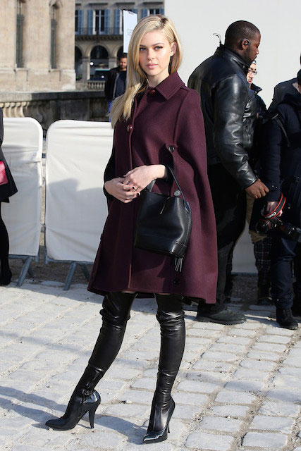 Η Nicola Peltz παρευρίσκεται στην επίδειξη Louis Vuitton στο πλαίσιο της Γυναικείας Εβδομάδας Μόδας στο Παρίσι Φθινόπωρο/Χειμώνας 2014-2015 στις 5 Μαρτίου 2014 στο Παρίσι Γαλλία