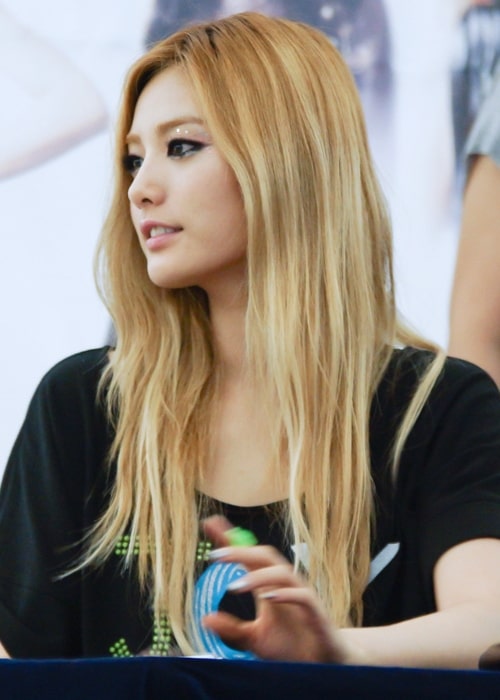 Nana (Im Jin-ah) näkyy kuvassa, joka otettiin 1. heinäkuuta 2012 Yeongdeungpo Times Squaren Hot Track -fanien allekirjoitustapahtumassa