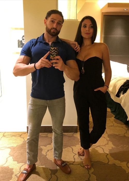 Sammi Giancola poserer til et spejl selfie sammen med Christian Biscardi på Seminole Hard Rock Hotel & Casino, Tampa i december 2019