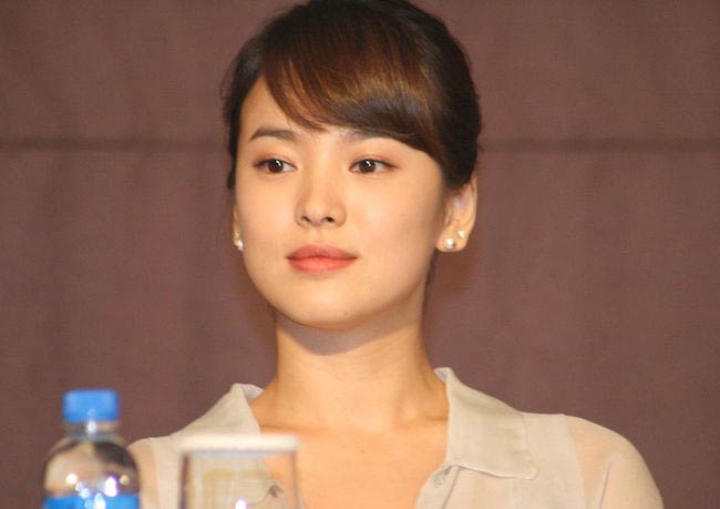 Song Hye-kyo Worlds Within -tuotannon esittelyssä vuonna 2008