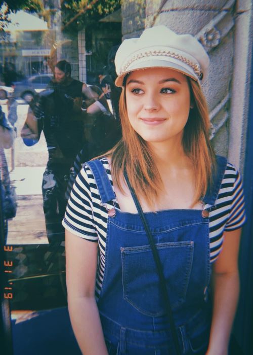 Η Hayley Orrantia σε μια φωτογραφία Instagram τον Απρίλιο του 2019