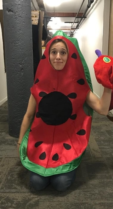 Marina Squerciati poserer i sit søde Halloween-outfit i november 2018