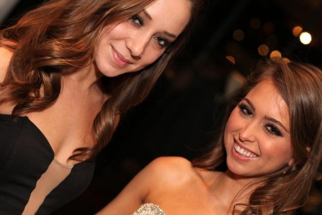 Riley Reid (vpravo) a Remy LaCroix na udeľovaní cien AVN 2013 v Hard Rock Hotel & Casino v Las Vegas, Nevada