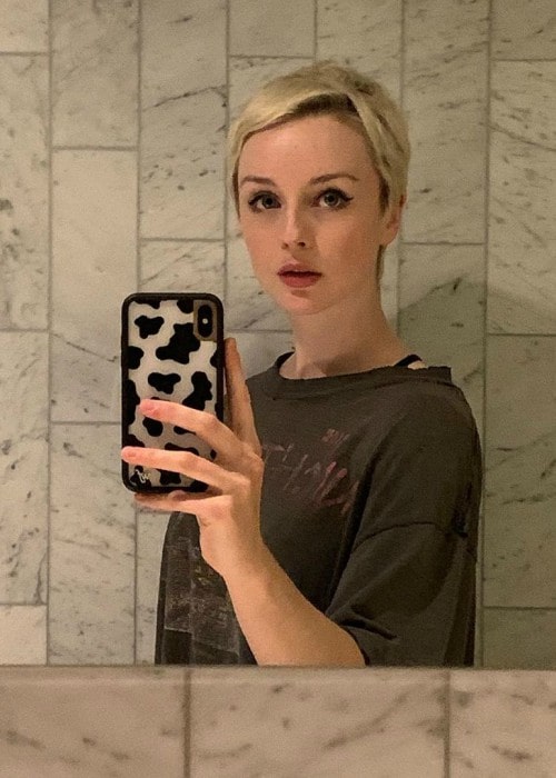 Η Kacey Rohl σε μια selfie όπως φαίνεται τον Ιούνιο του 2019