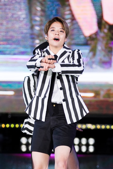 Amber Liu set, mens han optrådte på Jeju K-Pop Festival den 25. oktober 2015