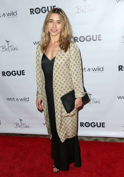 Olesya Rulin ved Rogue Magazine Launch Party i februar 2016