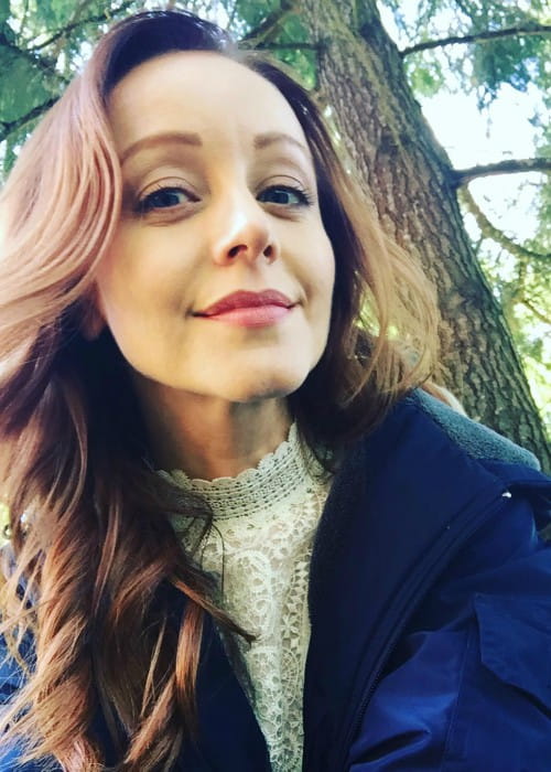 Lindy Booth i en Instagram -selfie set i juli 2017