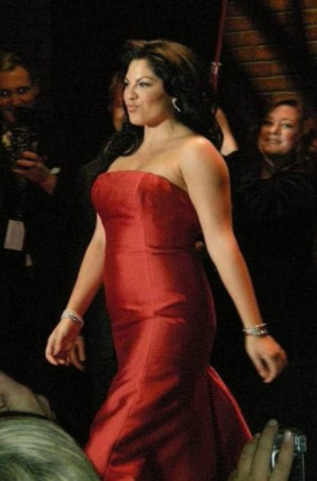 Sara Ramirez ved velgørenhedsmodeshowet Red Dress Collection i 2008