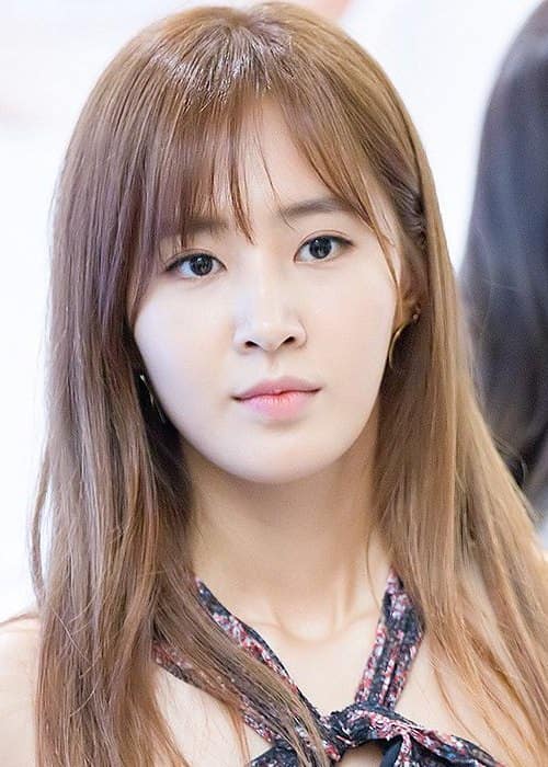 Yuri ved et fanmeet i Lotte Department Store i juni 2016