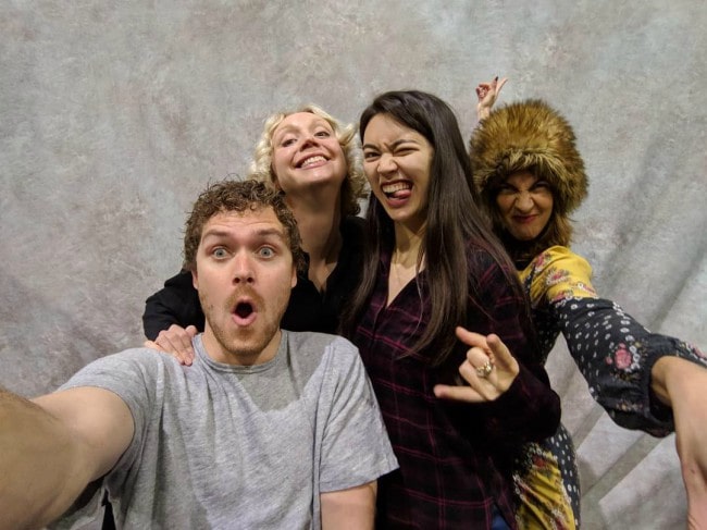 Jessica Henwick i en selfie med rollebesætningen fra Game of Thrones som set i november 2018