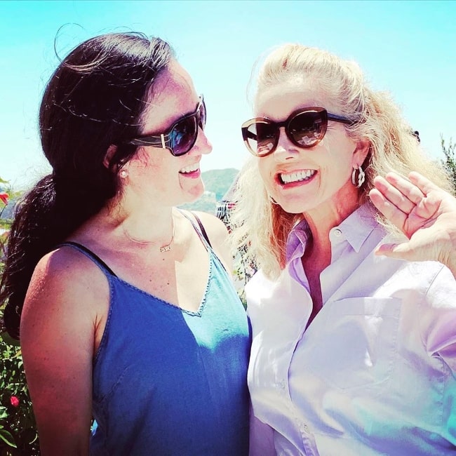 Melody Thomas Scott (højre) og hendes datter Alexandra Danielle Yeaggy i Beverly Hills, Californien i juli 2020