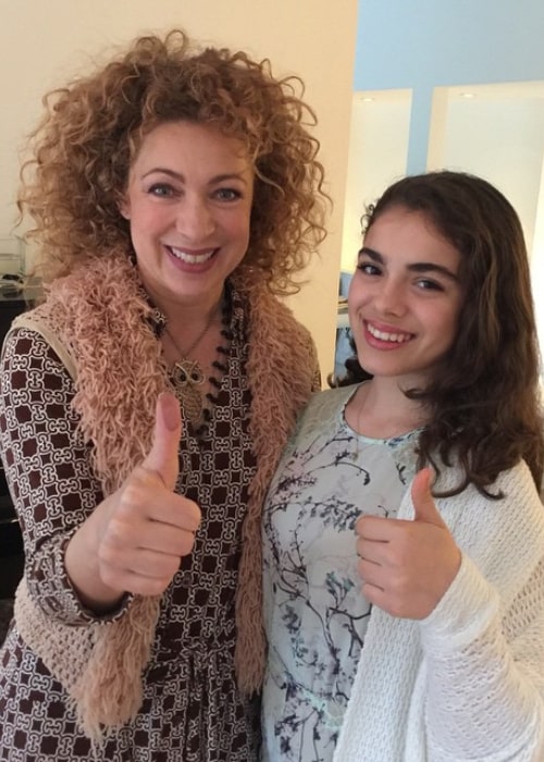 Η Alex Kingston με την κόρη της Salome Violetta Haertel, όπως φαίνεται τον Μάρτιο του 2015