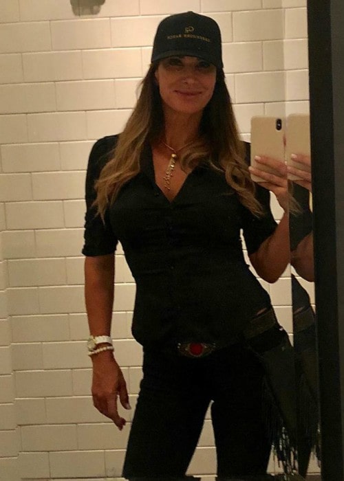 Η Debbe Dunning σε μια selfie όπως φαίνεται τον Σεπτέμβριο του 2019
