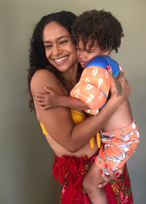 Η Shannon Kane όπως φαίνεται σε μια φωτογραφία που τραβήχτηκε με τον γιο της Zion τον Ιούλιο του 2020