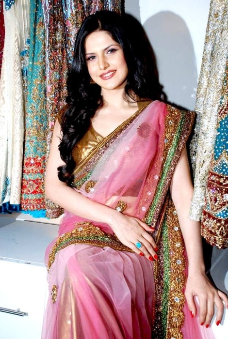 Zareen Khan sett ved lanseringen av Veer Libas Collection i januar 2010