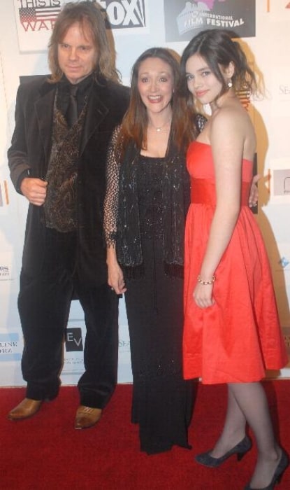 Fra venstre til høyre - David Eisley, Olivia Hussey og India Eisley på Cinema City Film Festival i mars 2008