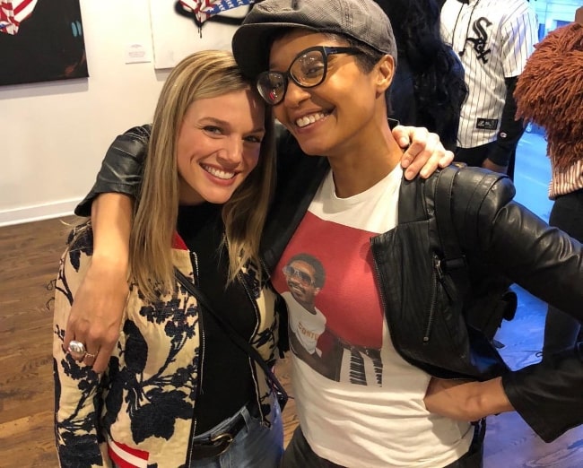 Tracy Spiridakos (vlevo) s Jessicou v dubnu 2018