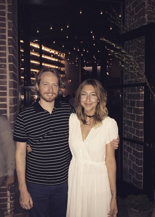 Heidi Gardner, ako je vidieť na obrázku s manželom Zebom Wellsom, v auguste 2016
