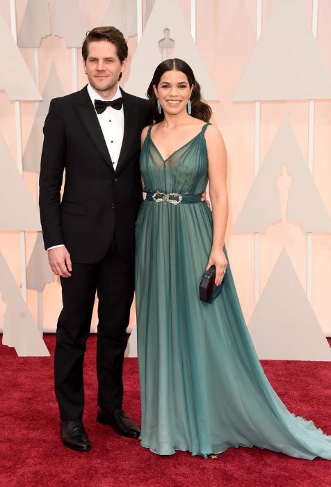 America Ferrera med mand Ryan Williams ved den 87. årlige Academy Awards i februar 2015