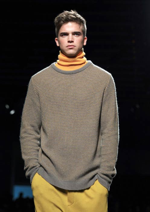 River Viiperi ved Marc Jacobs modeshow under New York Fashion Week i 2015