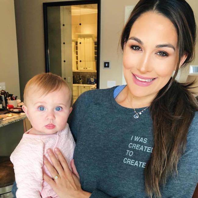 Η Brie Bella με την κόρη της Birdie τον Ιανουάριο του 2018