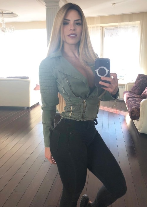 Η Michelle Lewin όπως φαίνεται σε μια selfie στο Instagram τον Ιούνιο του 2018