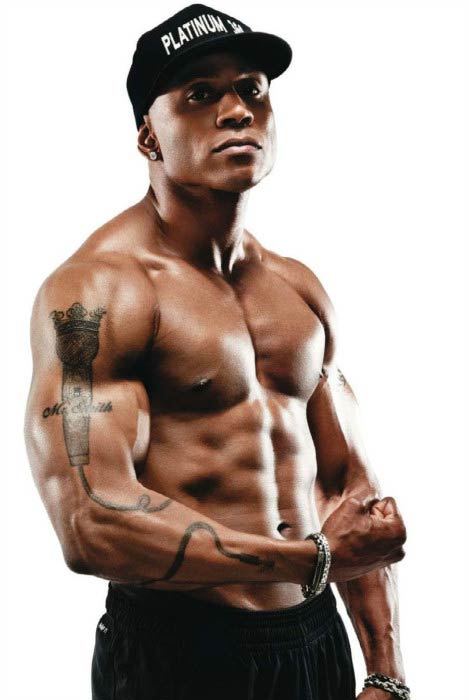 LL Cool J shirtless body i et modelleringsfotografering i 2015