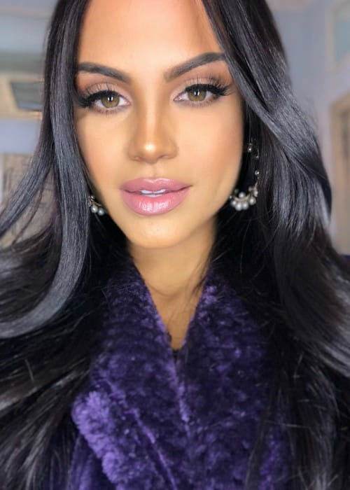 Natti Natasha i en selfie som set i marts 2018