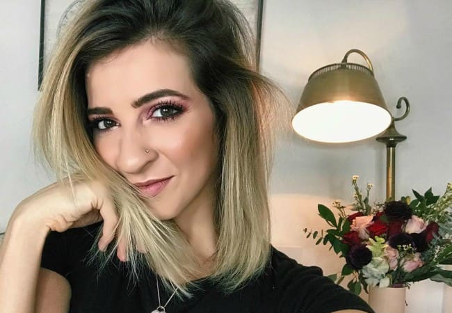 Η Gabbie Hanna σε μια selfie στο Instagram όπως φαίνεται τον Φεβρουάριο του 2018