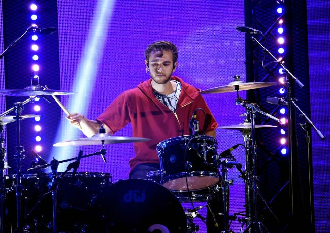 Zedd optræder på scenen ved iHeartRadio Music Festival i september 2016 i Las Vegas, Nevada