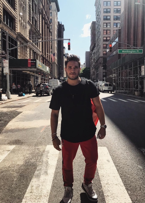 Jonas Blue, ako je vidieť na Manhattane v New Yorku v auguste 2018