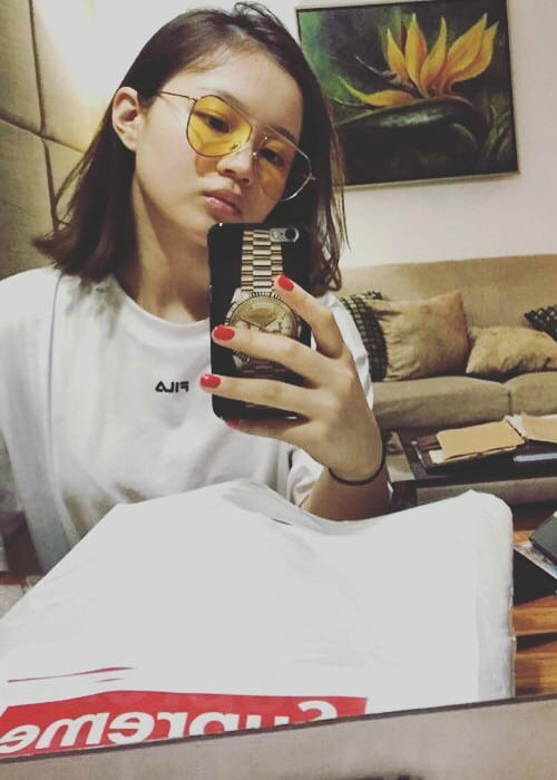 Lee Hi selfiessä syyskuussa 2016