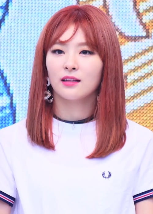 Ο Kang Seul-gi στο Pyeongchang Smiley Radio Show τον Σεπτέμβριο του 2016