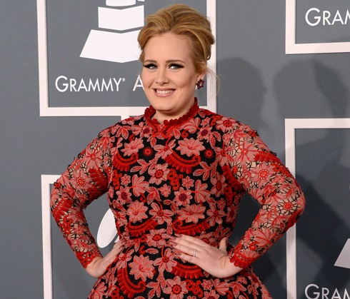 Adele počas Grammy 2013