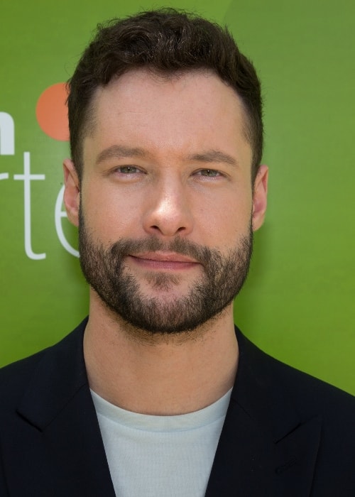 Ο Calum Scott εμφανίζεται ως καλεσμένος στο ZDF Fernsehgarten τον Μάιο του 2018