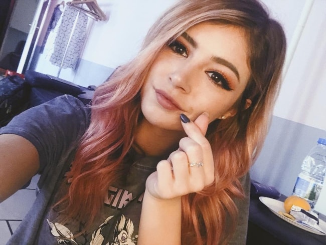 Chrissy Costanza i en selfie i oktober 2018