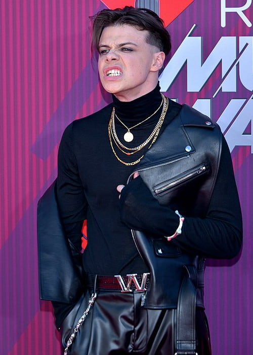 Yungblud ved 2019 iHeartRadio Music Awards i Los Angeles