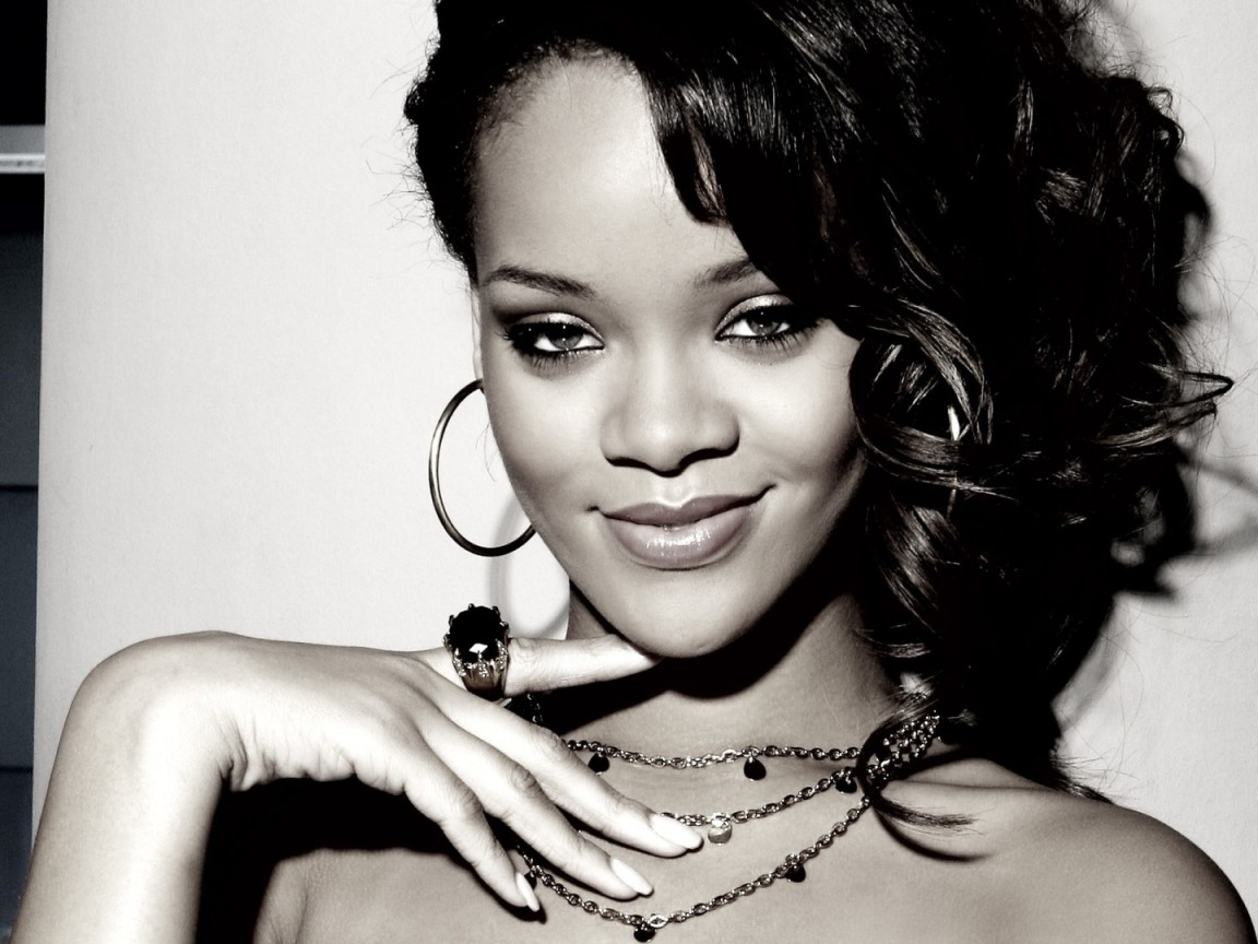 Rihanna Højde, Vægt, Alder, Kropsstatistik