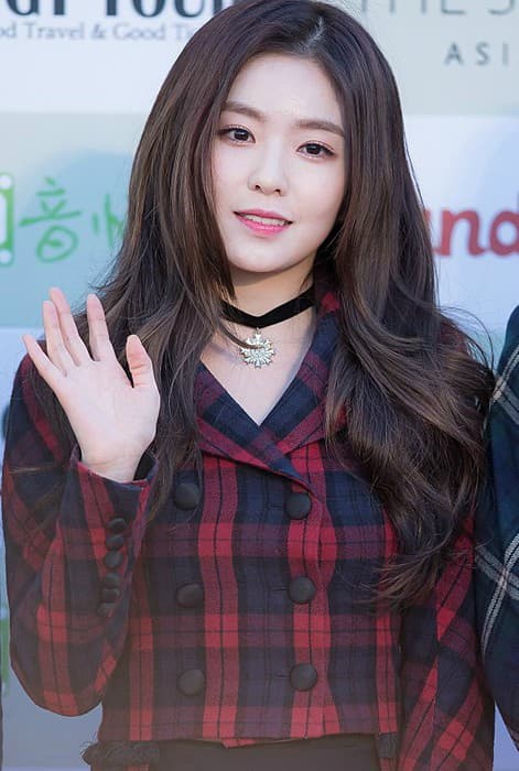 Irene ved Gaon Chart K-pop Awards røde løber i februar 2016