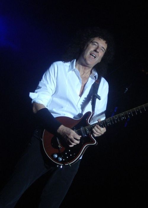 Brian May opptrådte på San Carlos de Apoquindo stadion i Chile i november 2008