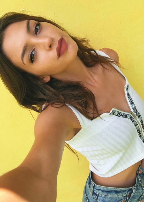 Celine Farach i en selfie i Miami, Florida i juni 2018
