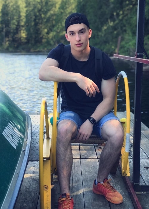 Josh Bogert på Loon Lake Lodge & Retreat i maj 2018
