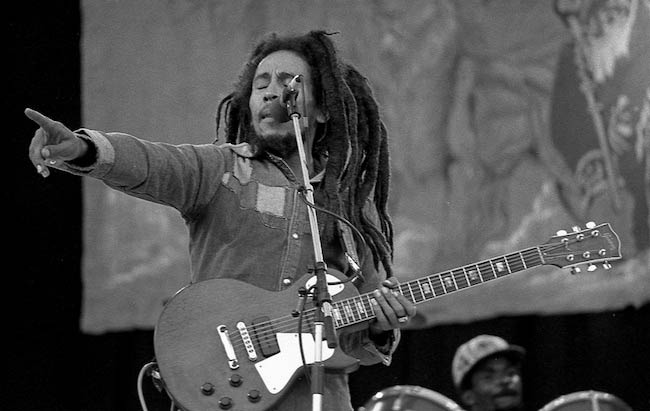 Bob Marley optræder i Dalymount Park i juli 1980