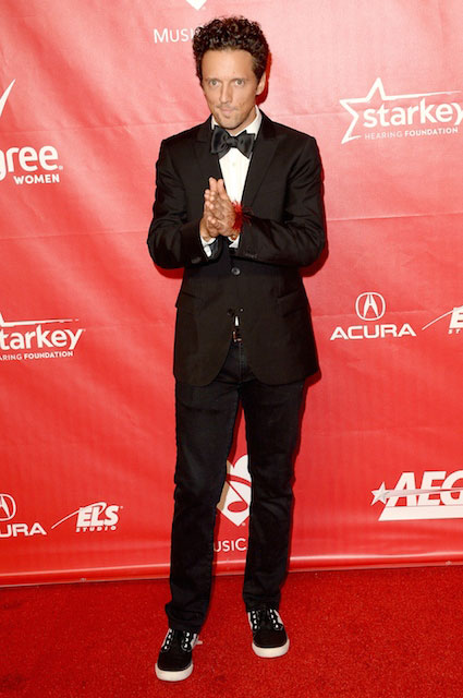 Jason Mraz sa 24. januára 2014 zúčastňuje galavečera MusiCares Osobnosť roka 2014