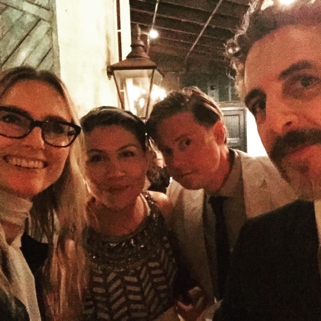 Η Aimee Mann με τους φίλους της όπως φαίνεται τον Οκτώβριο του 2015