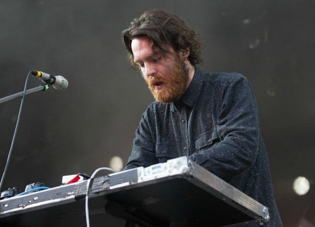 Ο Nick Murphy κατά τη διάρκεια μιας παράστασης στο Positivus Music Festival το 2014