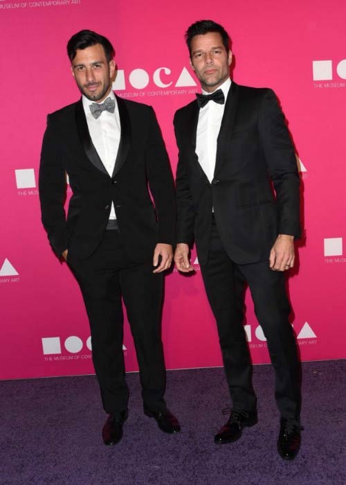 Ricky Martin a Jwan Yosef na výročním galavečeru Muzea současného umění v dubnu 2017