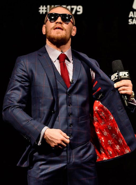 Conor McGregor i jakkesæt